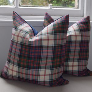 Ancient dress McDonald Tartan with Laggan Wool 1/2 (45cm)