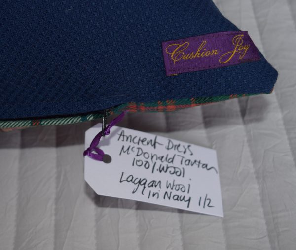 Ancient dress McDonald Tartan with Laggan Wool 1/2 (45cm) - Image 3